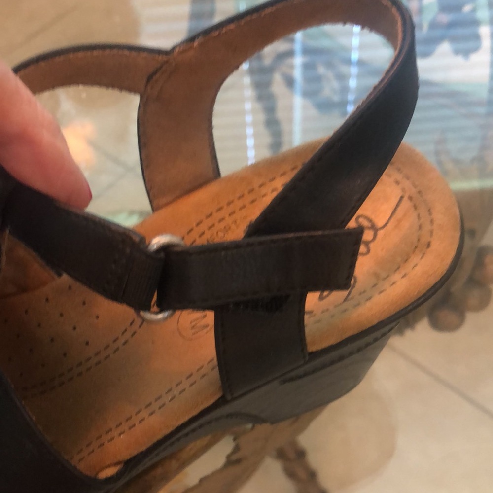 Natural Soul black leather comfort shoe. - Picture 8 of 8